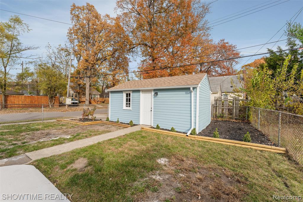 860 Gardendale Street, Ferndale, MI 48220 — Photo 30