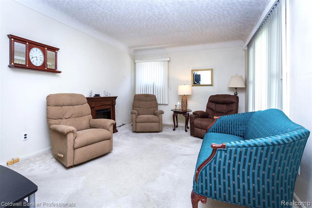 7332 N Vernon Street E, Dearborn Heights, MI 48127 — Photo 5