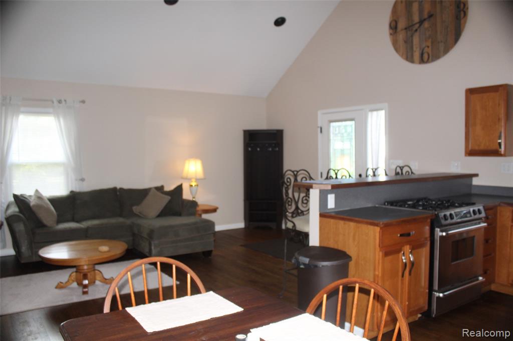 5735 Lake Grove Drive, White Lake, MI 48383 — Photo 8