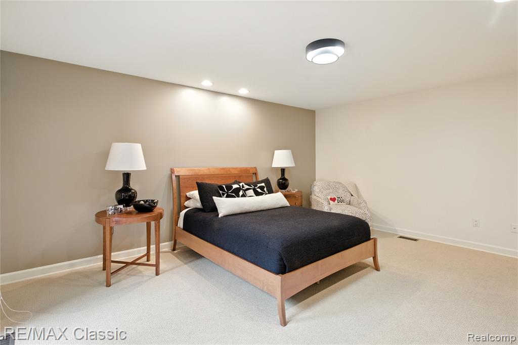 4022 CHABLIS Street, West Bloomfield, MI 48323 — Photo 31