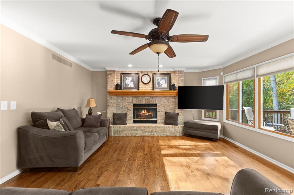 9755 Forest Ridge Drive, Clarkston, MI 48348 — Photo 11