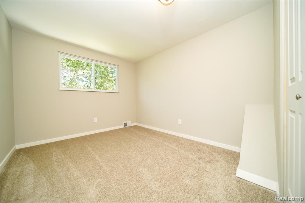 48297 Mallard Drive, New Baltimore, MI 48047 — Photo 55