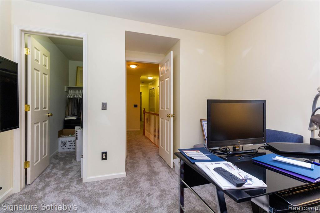 424 Oak Run Court, 11, Royal Oak, MI 48073 — Photo 37