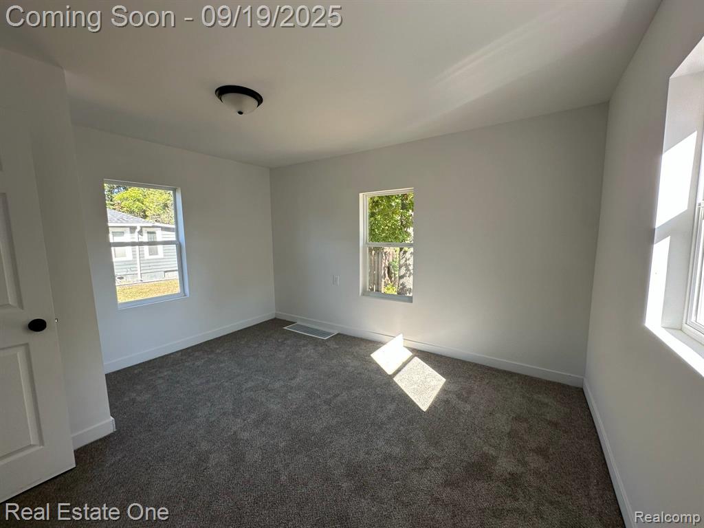 6089 Lapeer Road, Burton, MI 48509 — Photo 14
