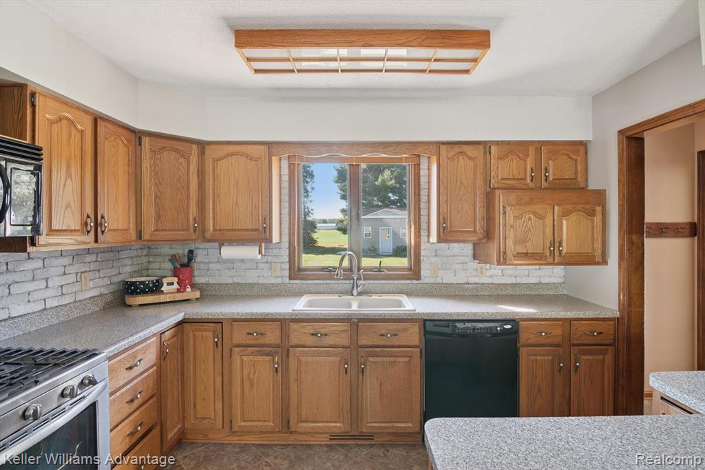 245 Lyn Brook Drive, Coldwater, MI 49036 — Photo 15