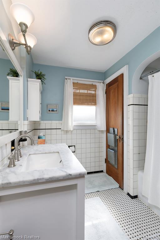 831 W OAKRIDGE Street, Ferndale, MI 48220 — Photo 30