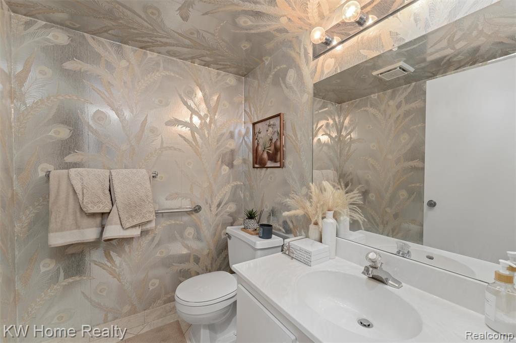 7356 Balsam Court, West Bloomfield, MI — Photo 15