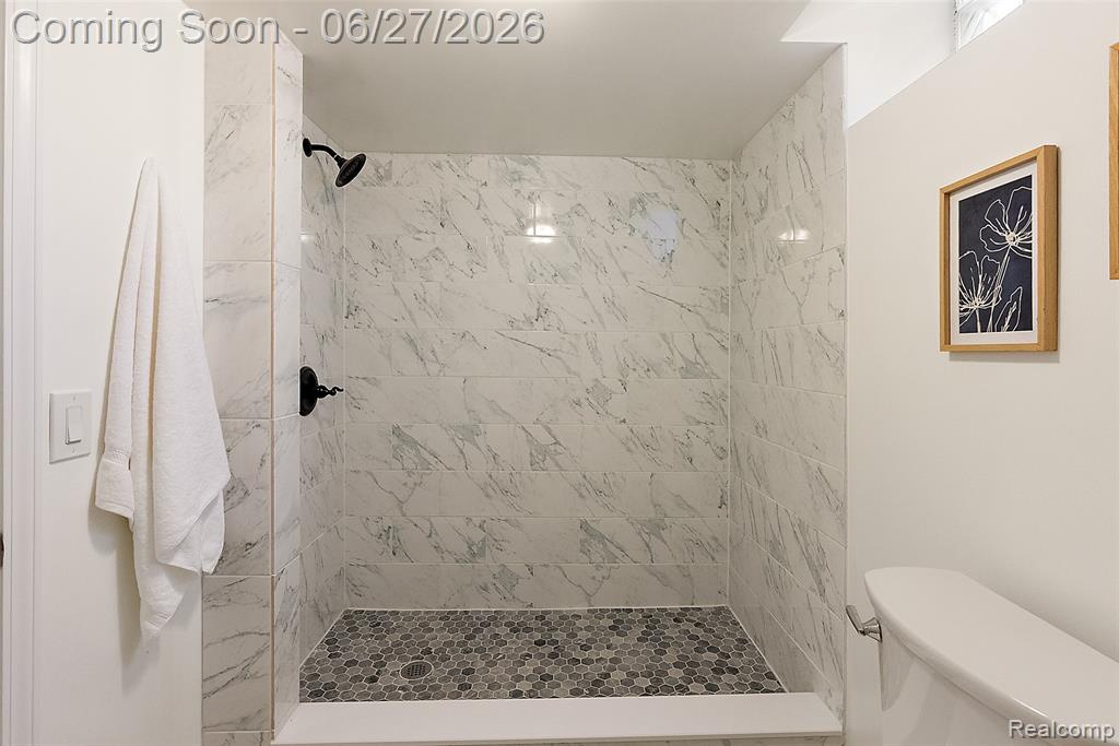 21235 River Road, Grosse Pointe Woods, MI 48236 — Photo 32