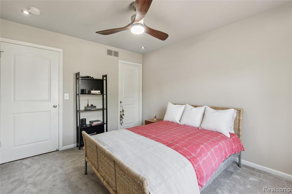 418 Greenan Lane, Lake Orion, MI 48362 — Photo 31