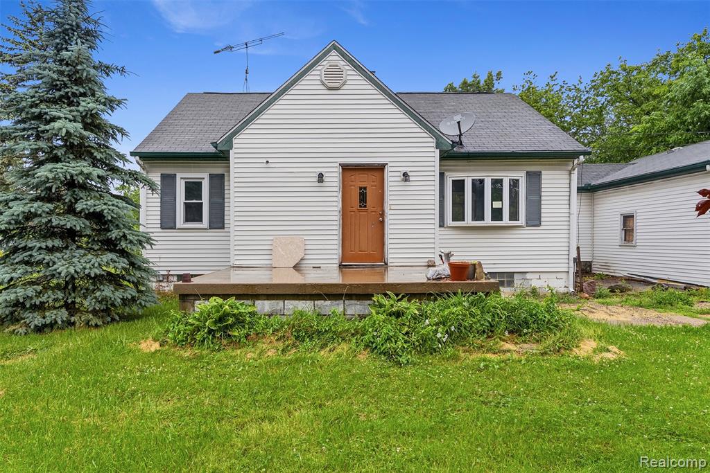 5121 Lippincott Boulevard, Burton, MI 48519 — Photo 3