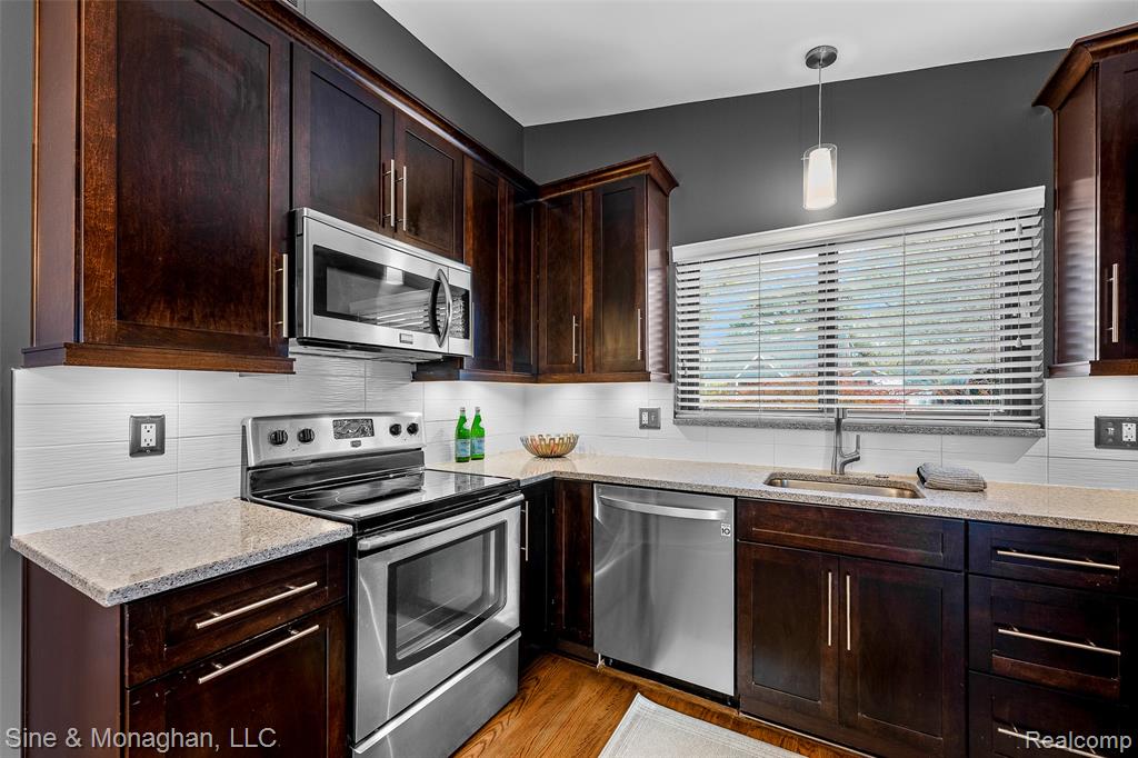 4419 Robinwood Avenue, Royal Oak, MI 48073 — Photo 14