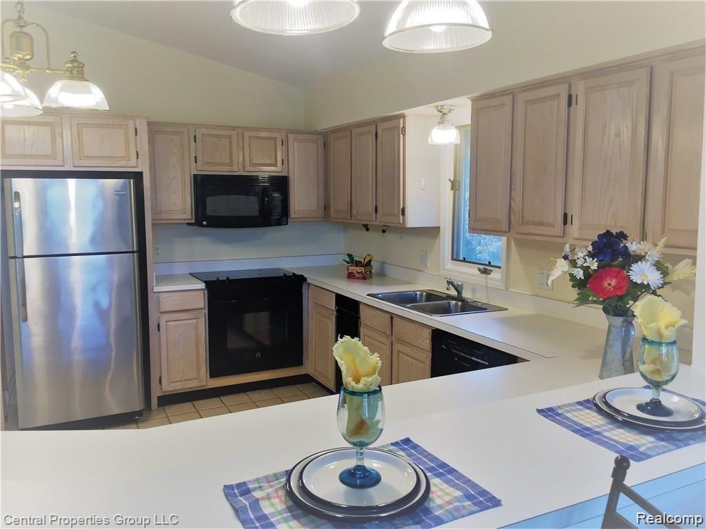 21036 BOULDER Circle, Northville, MI 48167 — Photo 8
