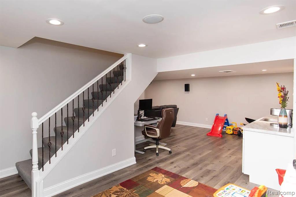 51123 Brompton, Novi, MI — Photo 34