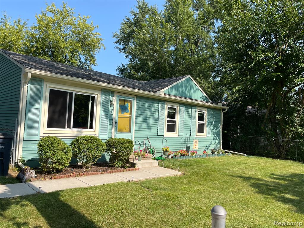 2183 HEMLOCK Drive, Ann Arbor, MI 48108 — Photo 2