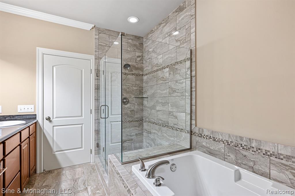 40450 JUNIPER Court, Clinton Twp, MI 48036 — Photo 24