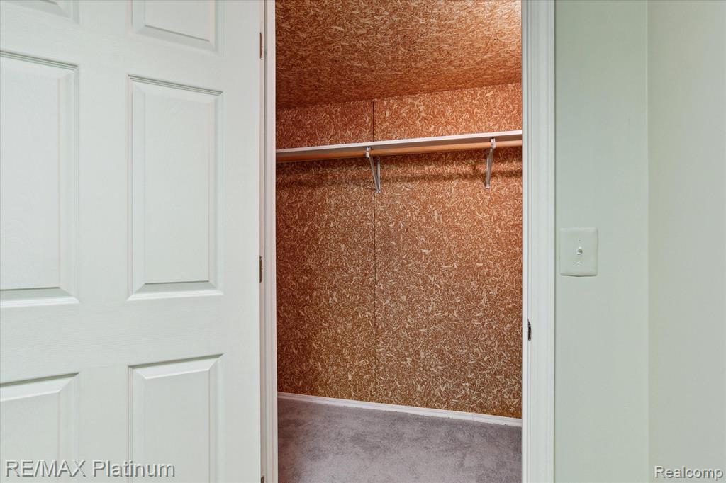 4823 FAIRWAYS Drive, Brighton, MI 48116 — Photo 47