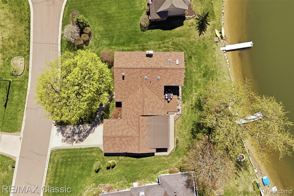 547 Deer Run, White Lake, MI — Photo 49