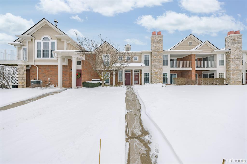 28260 OAKMONTE Circle E, New Hudson, MI 48165 — Photo 3
