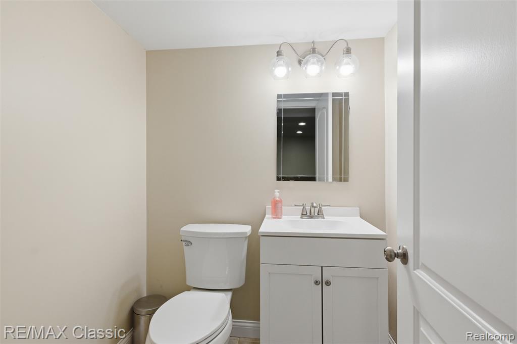 7946 Russell Drive, Westland, MI — Photo 28