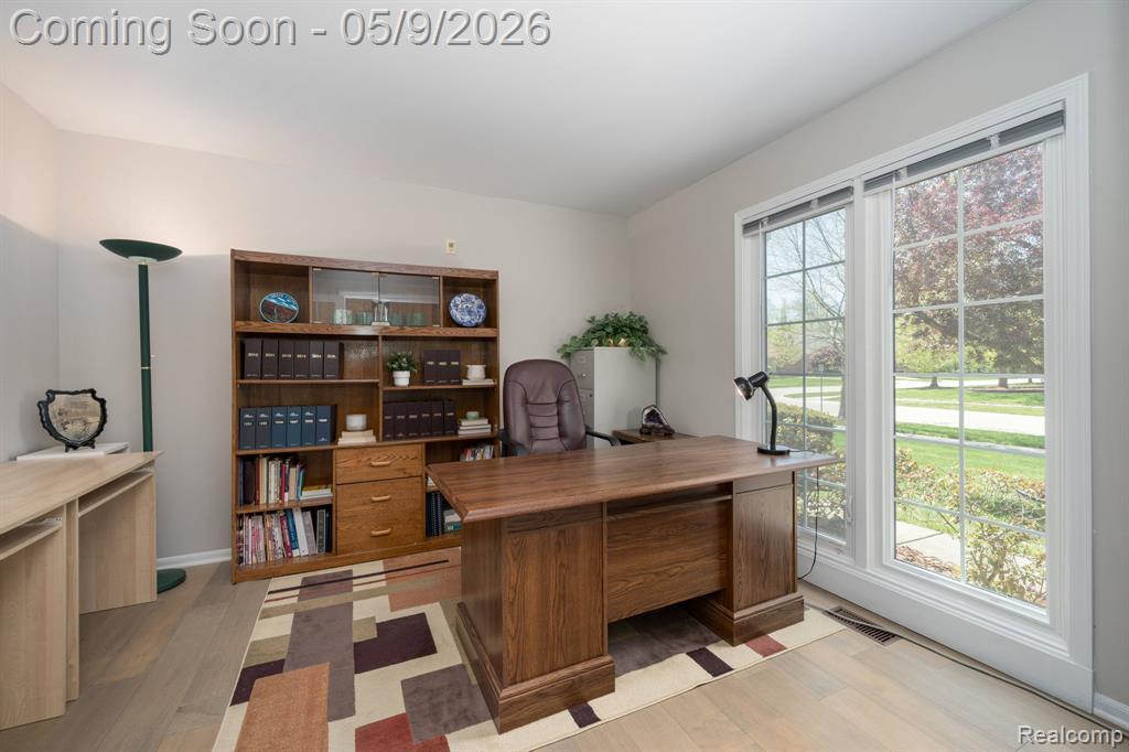 3862 Stone Haven Drive, Troy, MI 48084 — Photo 9