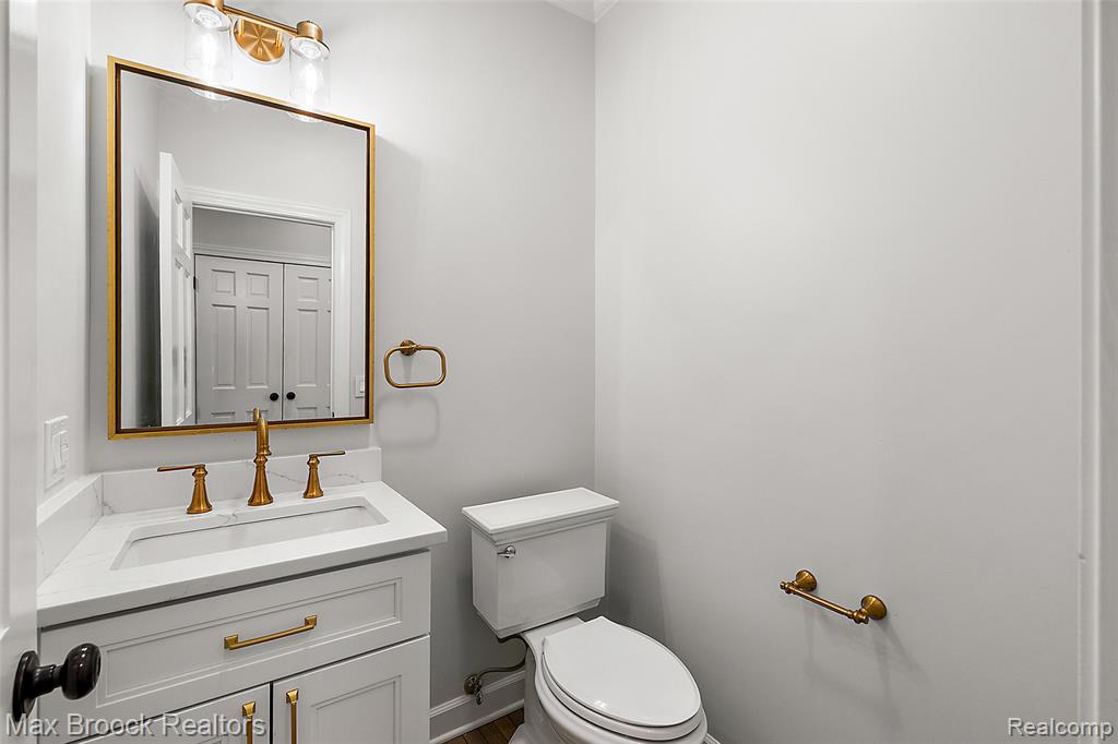 945 Wellsley Court, Bloomfield Hills, MI 48304 — Photo 17