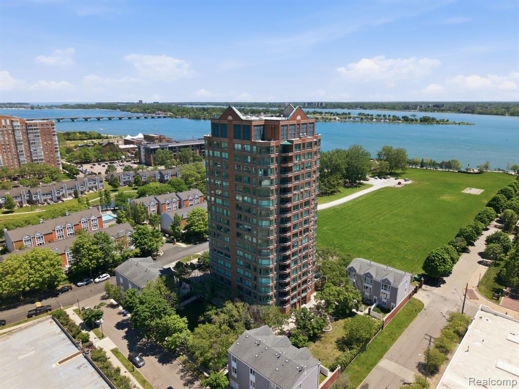 3320 Spinnaker Lane, 7A, Detroit, MI 48207 — front exterior
