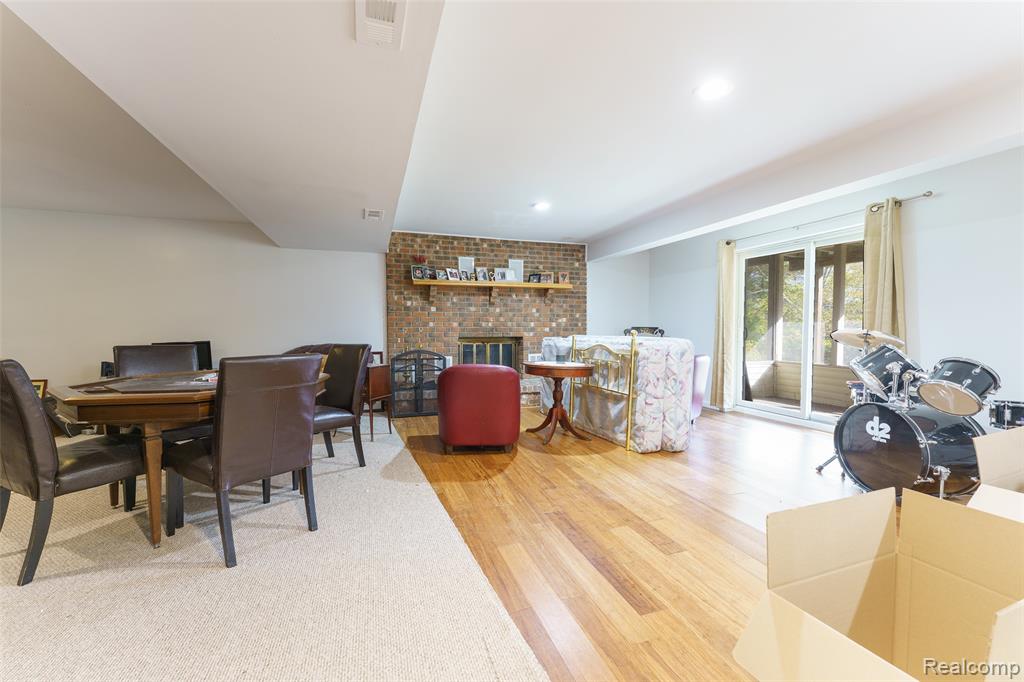 680 S 680 s hacker Road, Brighton, MI 48114 — Photo 13