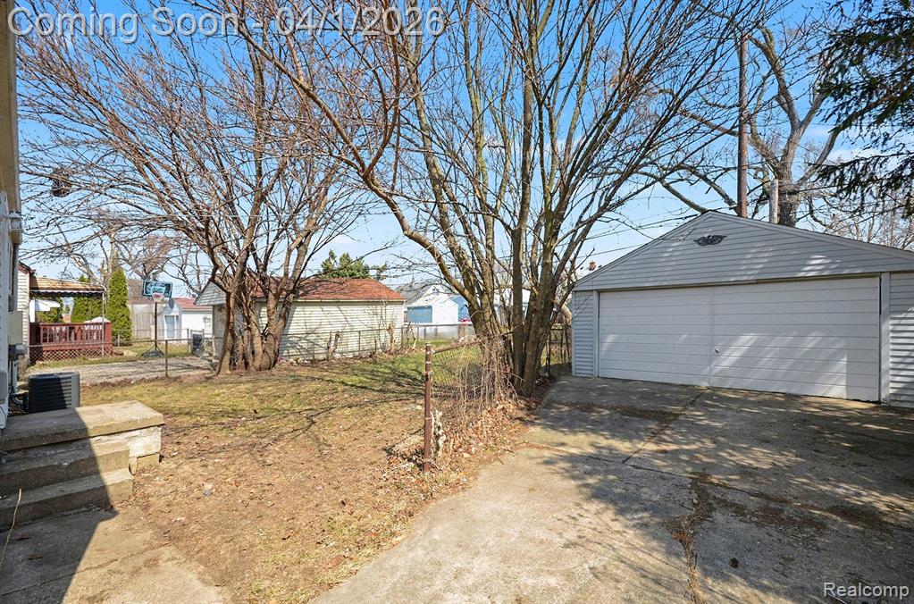 24834 Schroeder Avenue, Eastpointe, MI 48021 — Photo 24