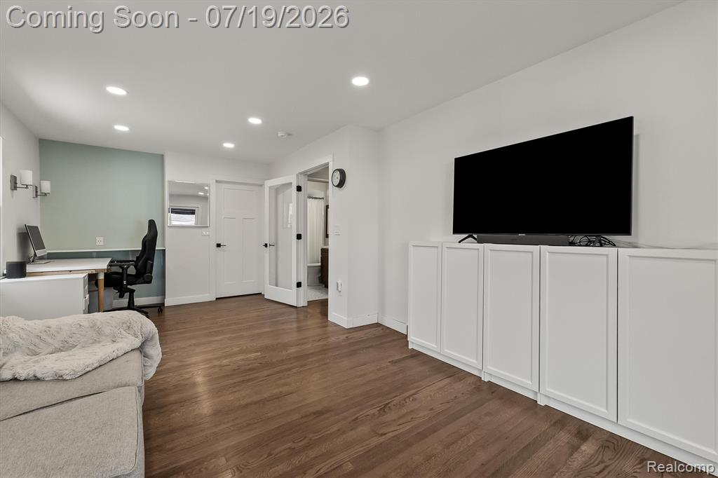 502 W Sunnybrook Drive, Royal Oak, MI 48073 — Photo 16