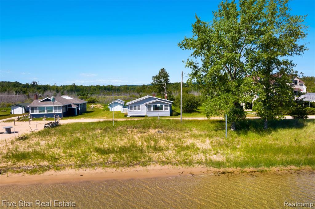 2588 Lakeview Road, Onekama, MI 49675 — Photo 30