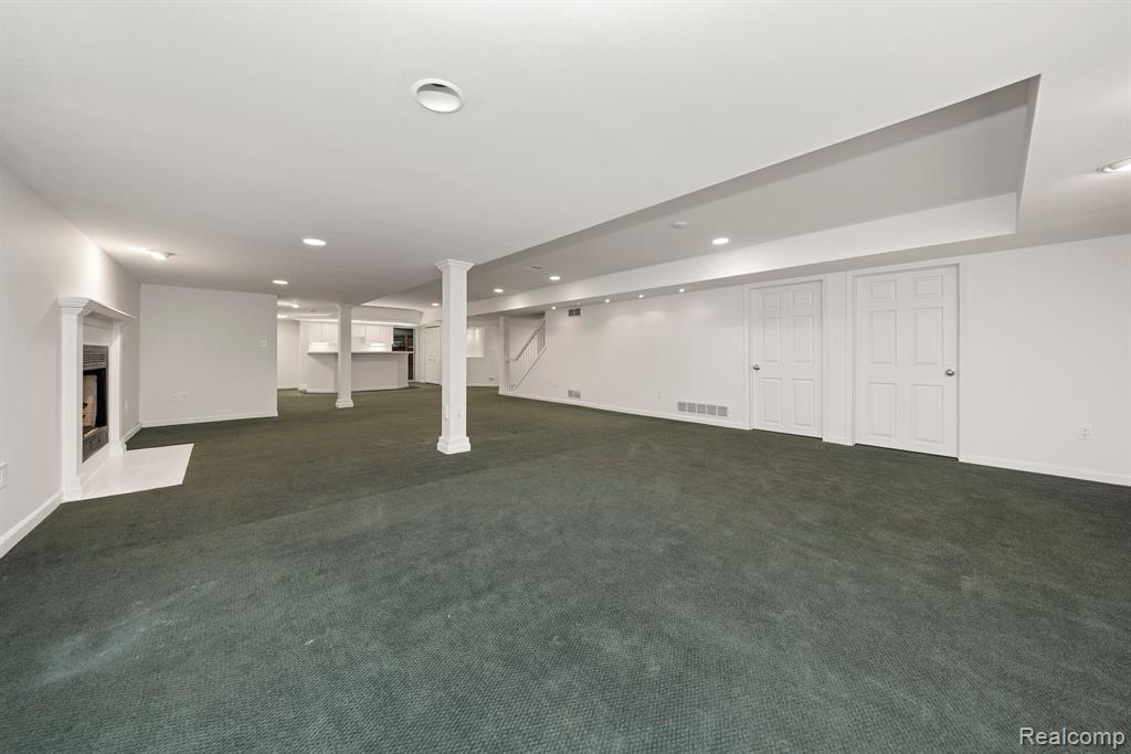 7258 CRACKLING CREEK Circle, West Bloomfield, MI — Photo 28