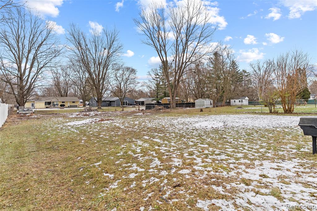 428 Sunnyside Drive, Flushing, MI 48433 — Photo 26
