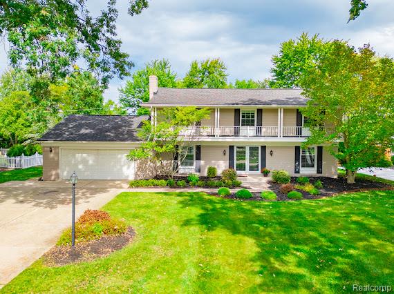 8160 Manchester, Grosse Ile, MI 48138 — front exterior