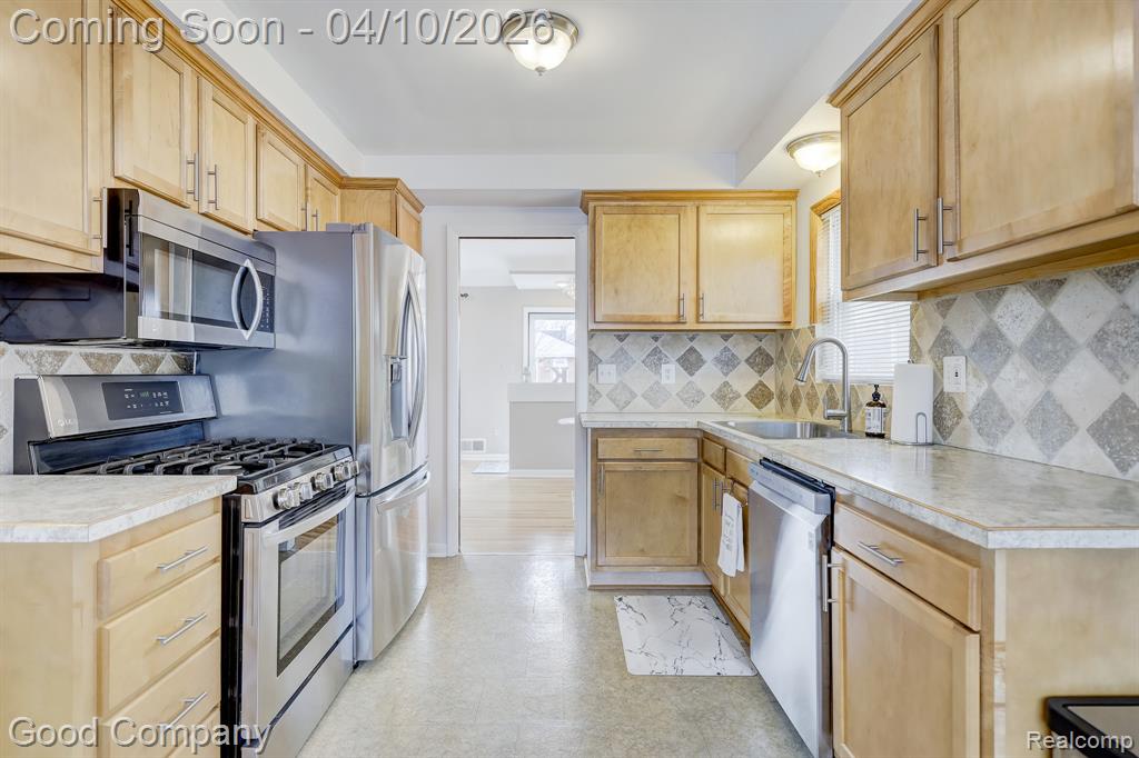 28447 Brush Street, Madison Heights, MI 48071 — Photo 10