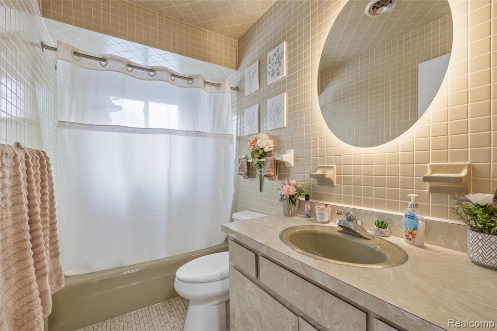 16000 S Huron River Drive, Romulus, MI 48174 — Photo 14