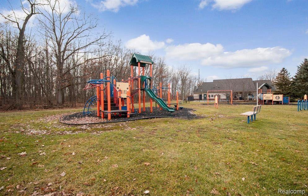 4094 HAMPTON RIDGE Boulevard, Howell, MI 48843 — Photo 21