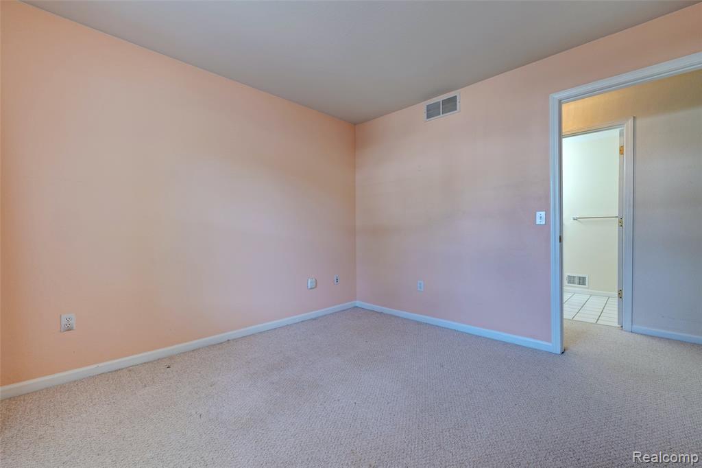 12364 Saint Andrews Way, 66, Fenton, MI 48430 — Photo 21