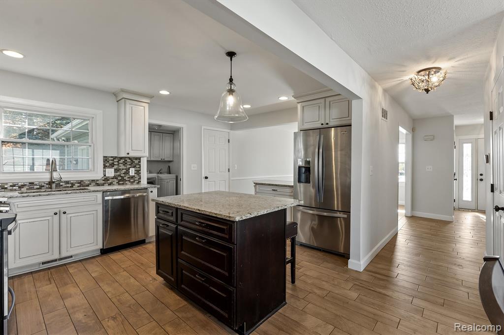 45100 W 10 Mile Road, Novi, MI — Photo 11