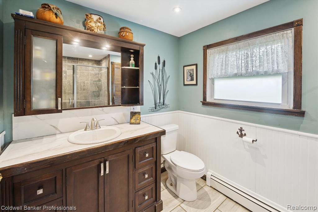 6479 W Court Street, Flint, MI 48532 — Photo 16