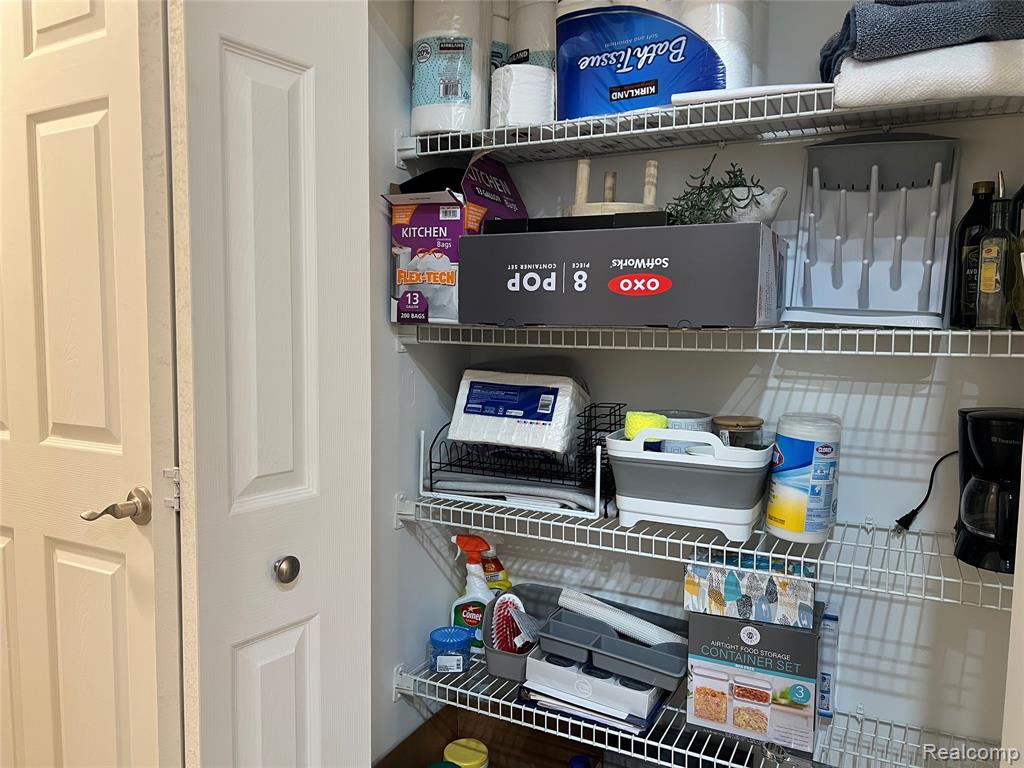 1861 N Arbor Way Drive, 26, Canton, MI 48188 — Photo 8