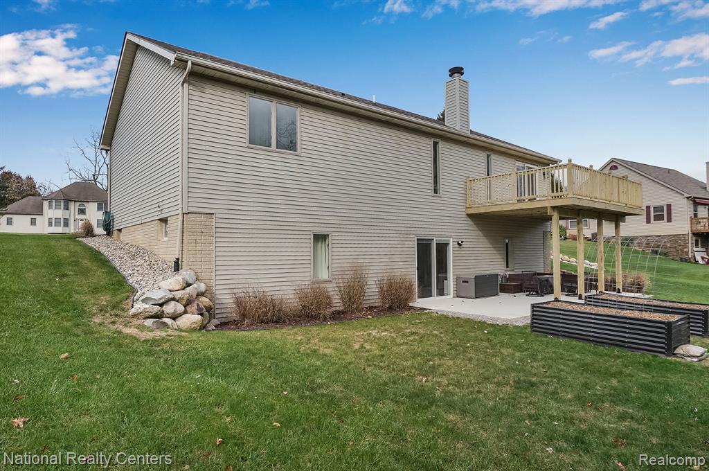 7780 THUNDER BAY Drive, Pinckney, MI 48169 — Photo 6