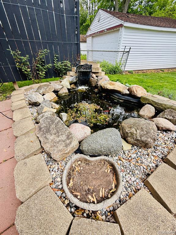 992 KEY WEST Drive, Clawson, MI — Photo 33