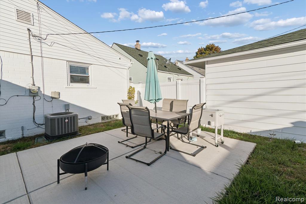 901 Cora Street, Wyandotte, MI 48192 — Photo 36