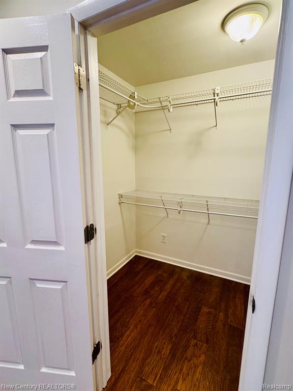 4327 Hampton Blvd, Royal Oak, MI 48073 — Photo 16