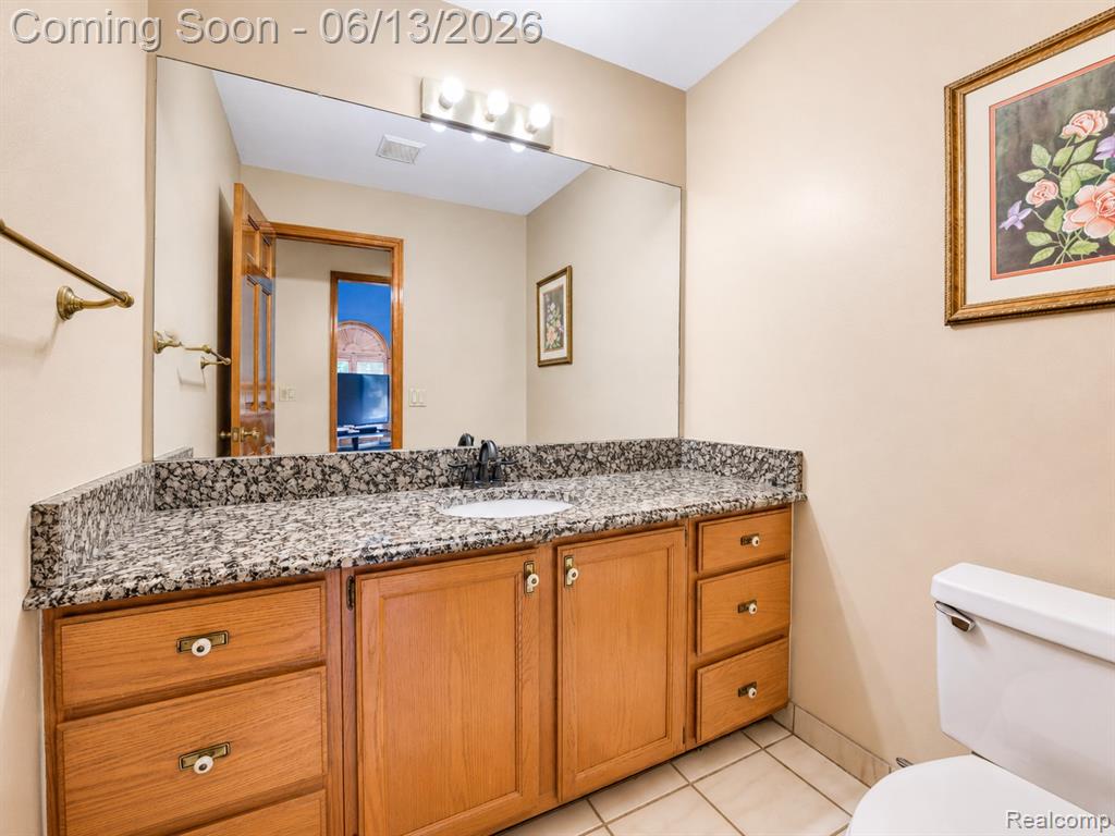 29342 Strathmore Drive, Farmington, MI 48331 — Photo 20