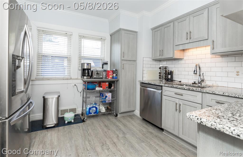 559 E Harry Avenue, Hazel Park, MI 48030 — Photo 7