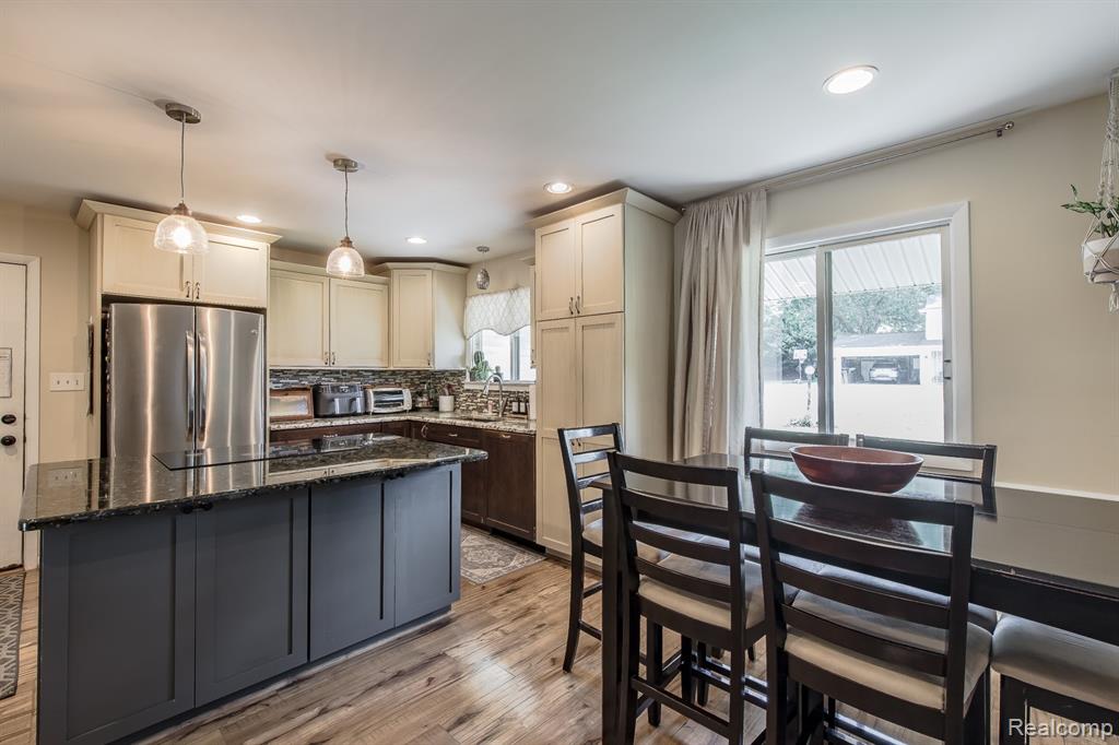 8726 Sandy Crest Drive, White Lake, MI — Photo 11