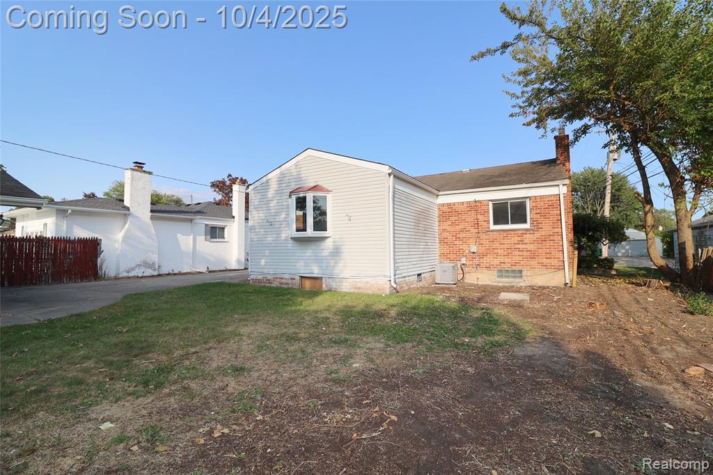 939 Deering Street, Garden City, MI — Photo 38