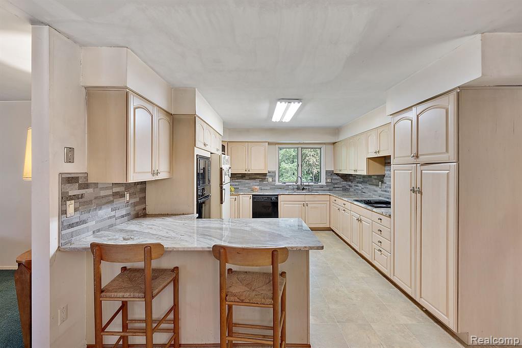 6152 GOLF CLUB Road, Howell, MI 48843 — Photo 18