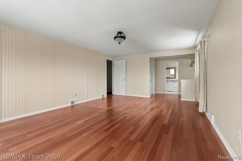 741 Briarcliff Drive, Grosse Pointe Woods, MI 48236 — Photo 46